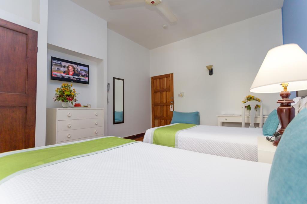 The Liguanea Club Hotel คิงส์ตัน ภายนอก รูปภาพ