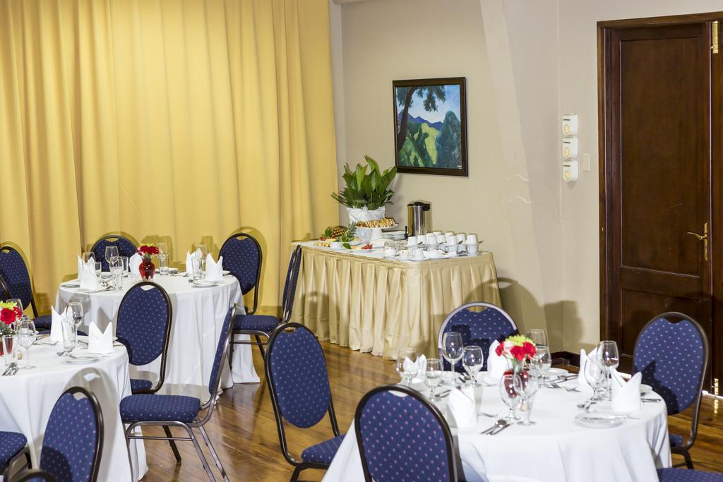 The Liguanea Club Hotel คิงส์ตัน ภายนอก รูปภาพ