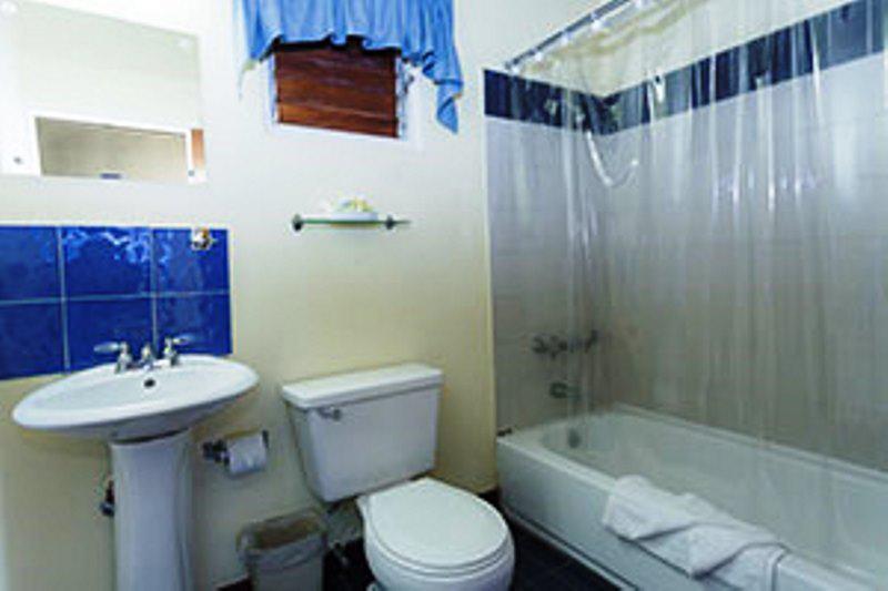 The Liguanea Club Hotel คิงส์ตัน ภายนอก รูปภาพ