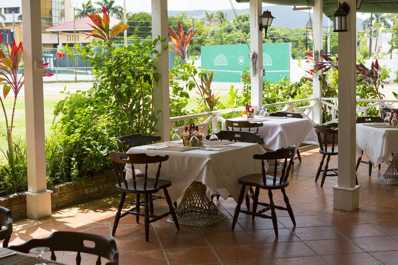 The Liguanea Club Hotel คิงส์ตัน ภายนอก รูปภาพ
