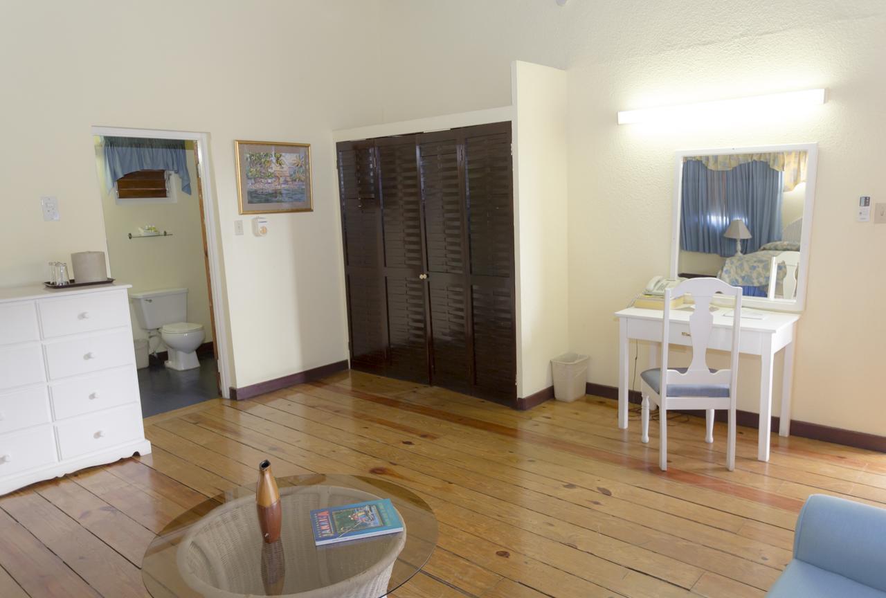 The Liguanea Club Hotel คิงส์ตัน ภายนอก รูปภาพ