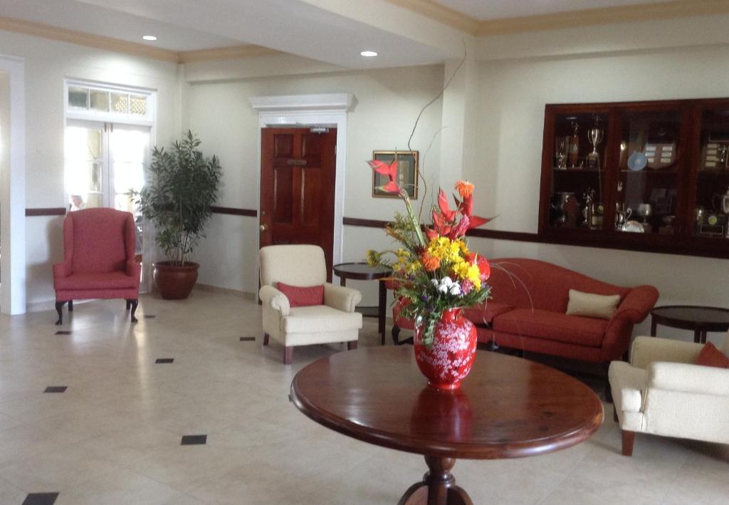 The Liguanea Club Hotel คิงส์ตัน ภายนอก รูปภาพ