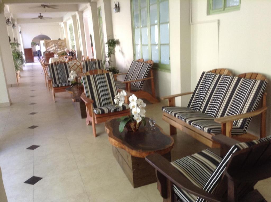 The Liguanea Club Hotel คิงส์ตัน ภายนอก รูปภาพ